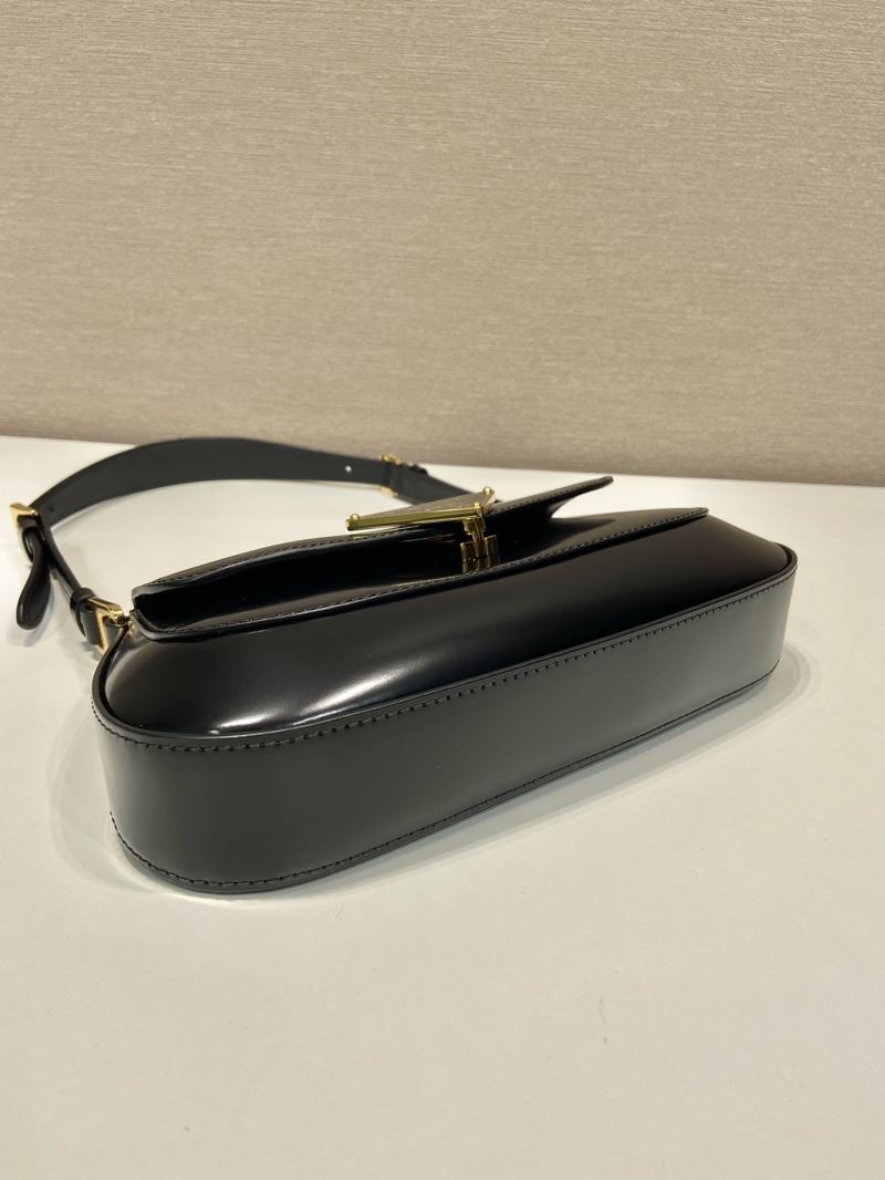 Pra*a cleo bags